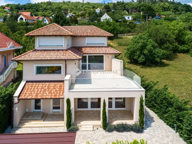 Eladó ház Balatongyörök 280 nm