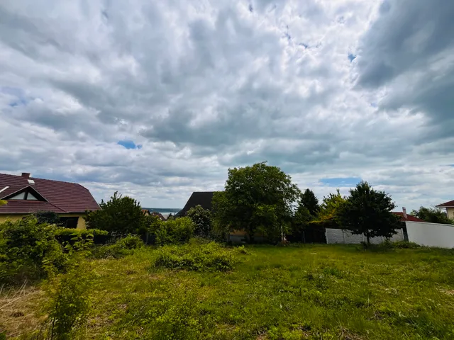 Eladó telek Balatonalmádi 782 nm