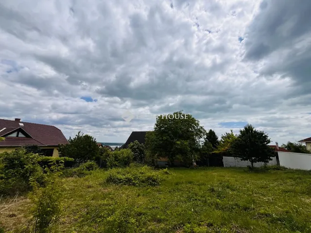 Eladó telek Balatonalmádi 782 nm