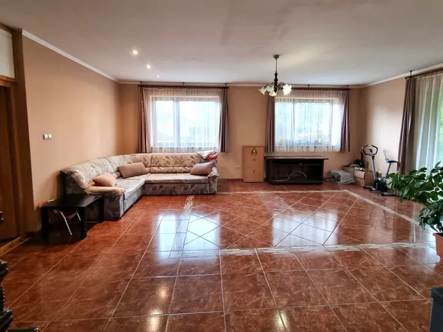 Eladó ház Ajka 189 nm