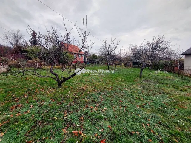 Eladó telek Veszprém 684 nm