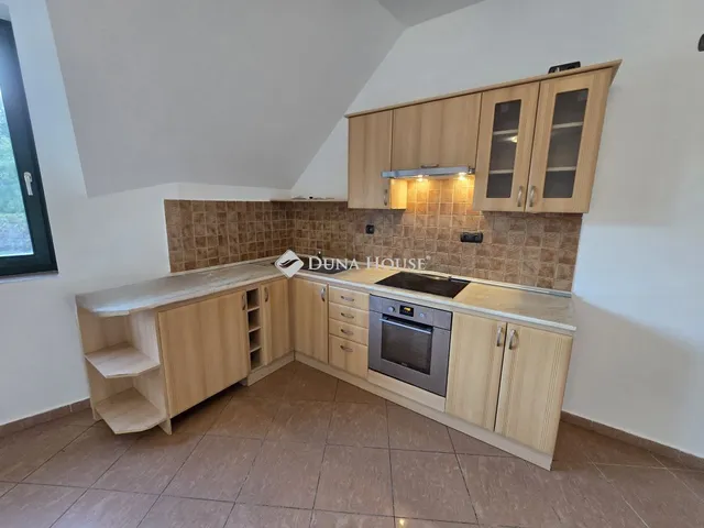 Eladó lakás Veszprém, Jókai Mór utca 105 nm