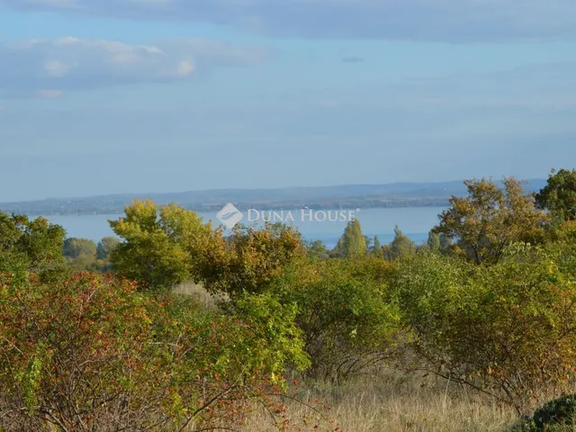 Eladó telek Balatonfüred 3000 nm