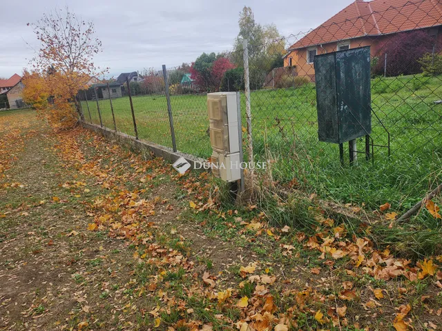 Eladó telek Füle 1169 nm