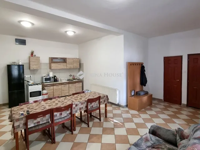 Eladó ház Papkeszi 403 nm