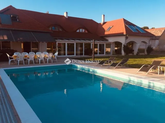 Eladó ház Pénzesgyőr 563 nm