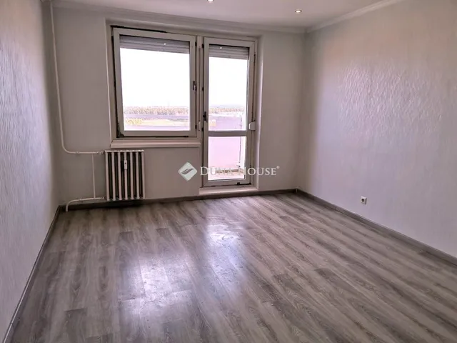 Kiadó lakás Veszprém, Haszkovó utca 42 nm