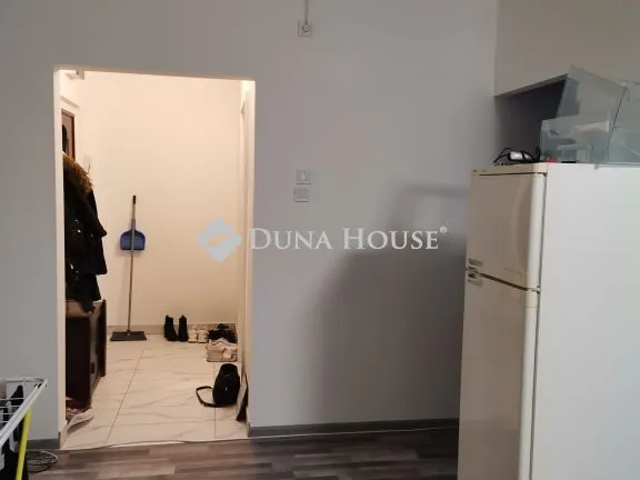 Eladó lakás Veszprém, Március 15 utca 67 nm