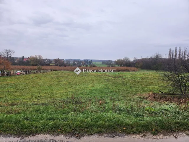 Eladó telek Csajág 1422 nm