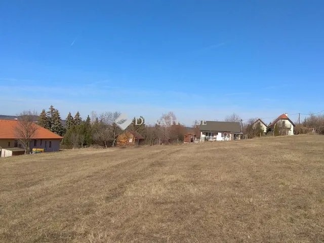 Eladó telek Balatonfűzfő 1000 nm