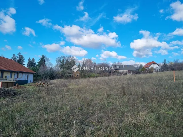 Eladó telek Balatonfűzfő 1000 nm