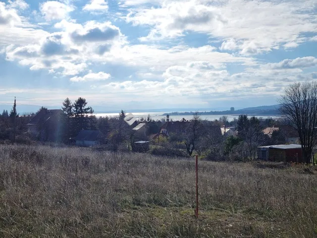 Eladó telek Balatonfűzfő 1050 nm