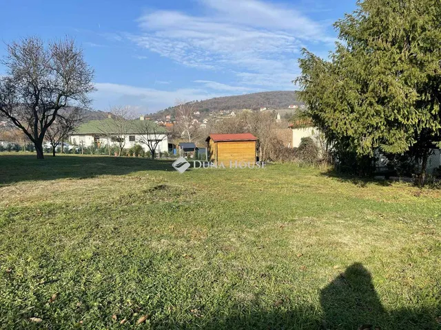 Eladó telek Csopak 718 nm