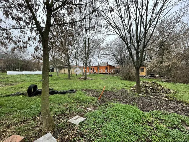 Eladó telek Pétfürdő 3215 nm