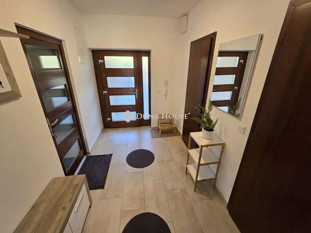 Kiadó lakás Alsóörs, Lovasi út 52 nm