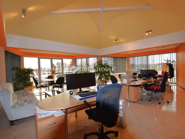 Eladó kereskedelmi és ipari ingatlan Ajka 5062 nm