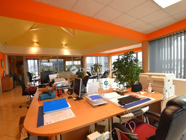 Eladó kereskedelmi és ipari ingatlan Ajka 5062 nm