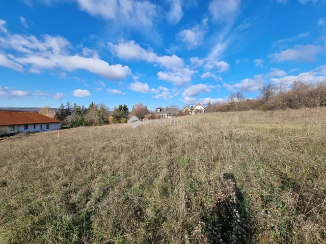 Eladó telek Balatonfűzfő 800 nm