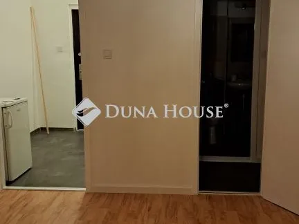 Kiadó lakás Veszprém, Haszkovó utca 32 nm