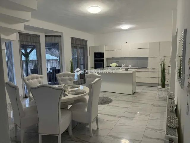 Eladó ház Berhida 162 nm