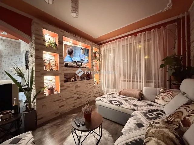 Eladó lakás Bakonyszentlászló, Fenyves utca 68 nm