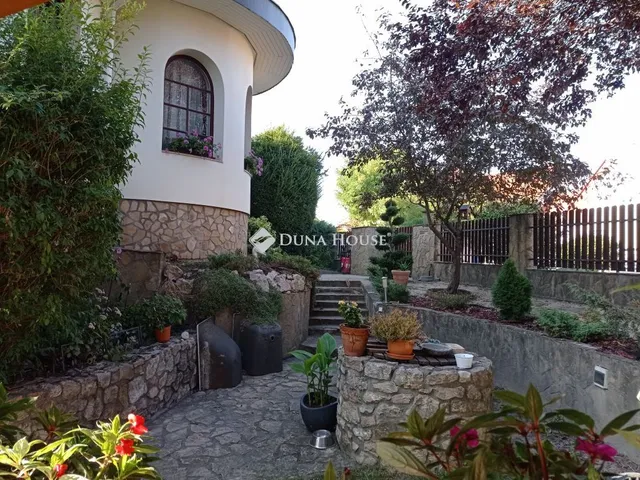 Eladó ház Veszprém 400 nm