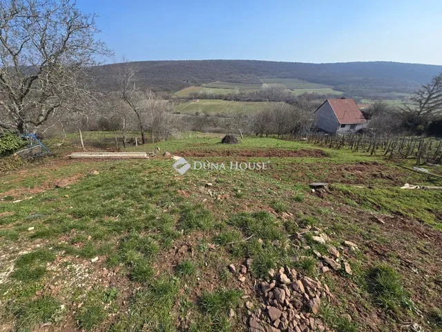 Eladó telek Felsőörs 1351 nm