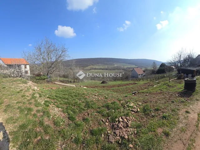 Eladó telek Felsőörs, Kishegyi utca 1351 nm