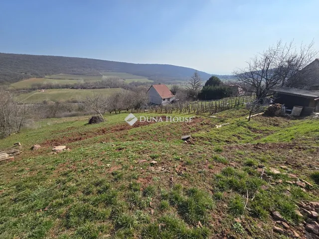 Eladó telek Felsőörs, Kishegyi utca 1351 nm