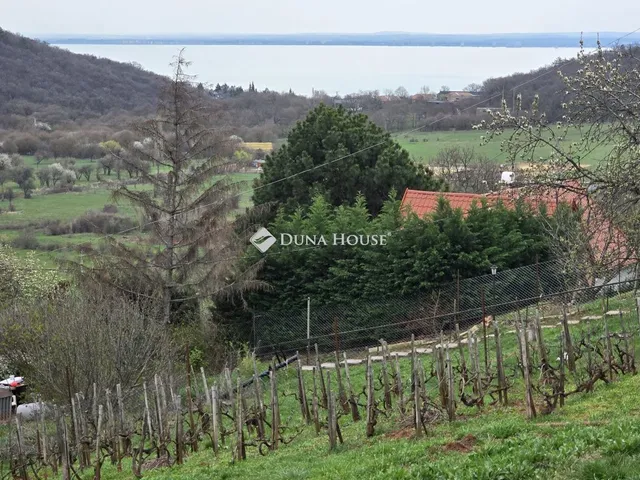 Eladó telek Felsőörs 1351 nm