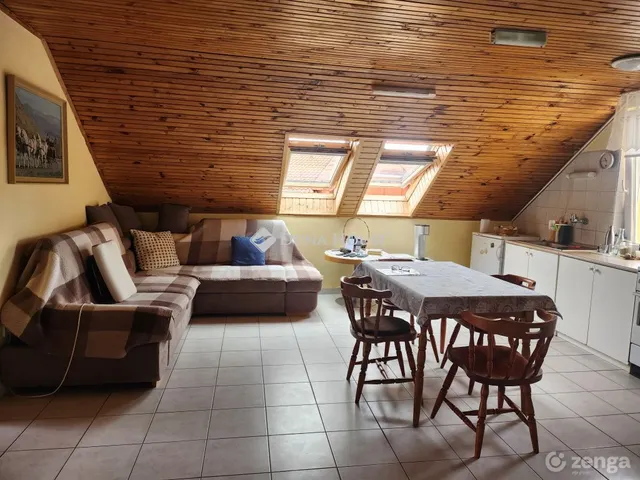 Eladó ház Balatonfűzfő, Lotz Károly utca 200 nm
