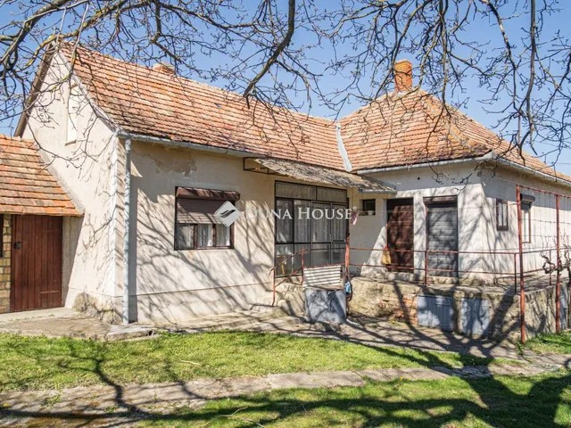Eladó ház Bakonynána 140 nm
