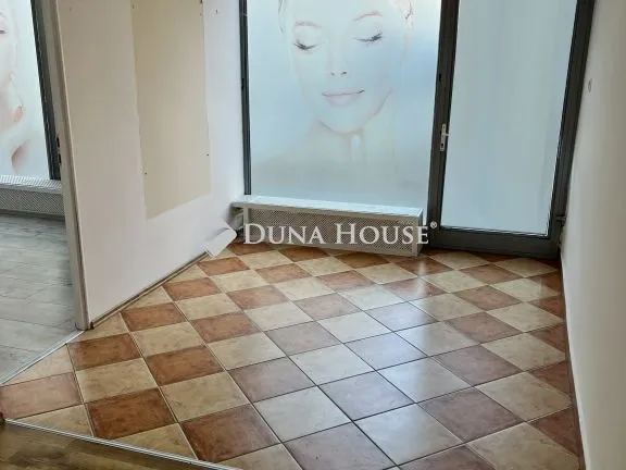 Kiadó kereskedelmi és ipari ingatlan Veszprém 31 nm