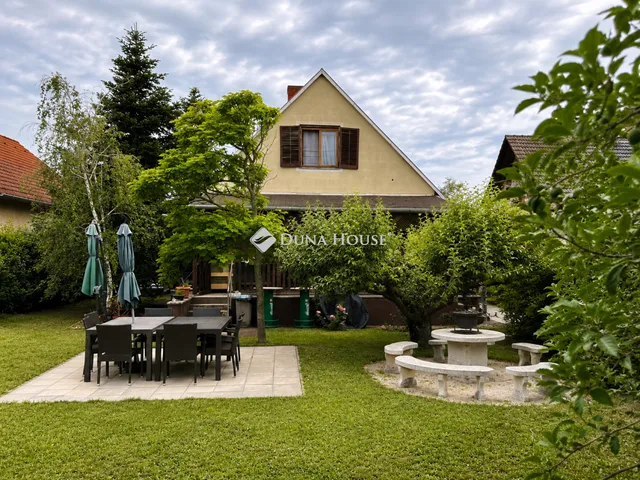 Eladó ház Balatonakali 180 nm