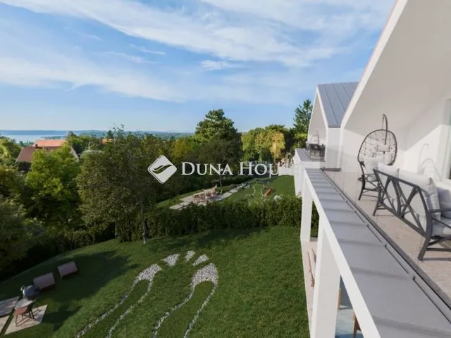 Eladó lakás Balatonakarattya, Szent István utca 100 nm