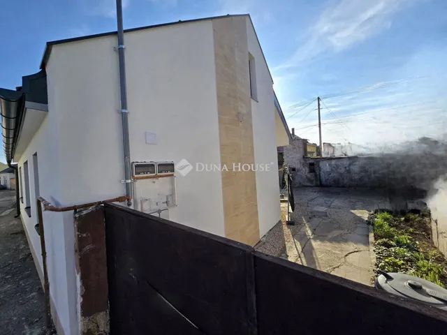 Kiadó ház Veszprém, Hajnal utca 72 nm