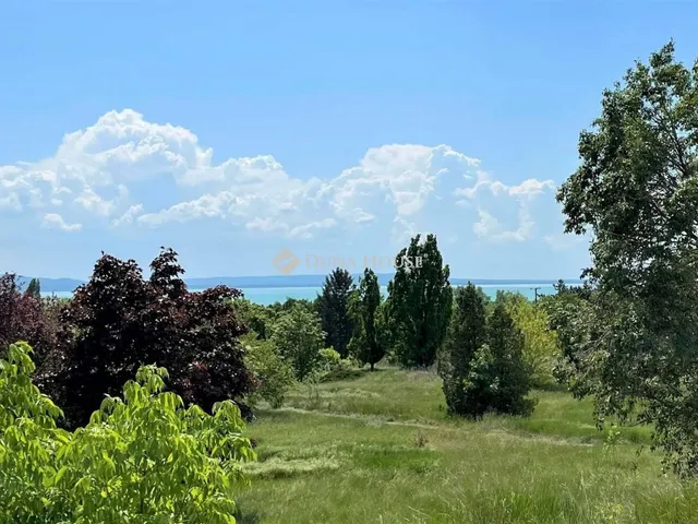 Eladó telek Balatonudvari 1039 nm
