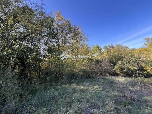 Eladó telek Balatonkenese 2335 nm