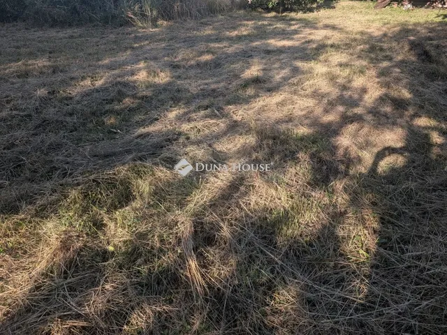 Eladó telek Ajka, Fenyő utca 767 nm