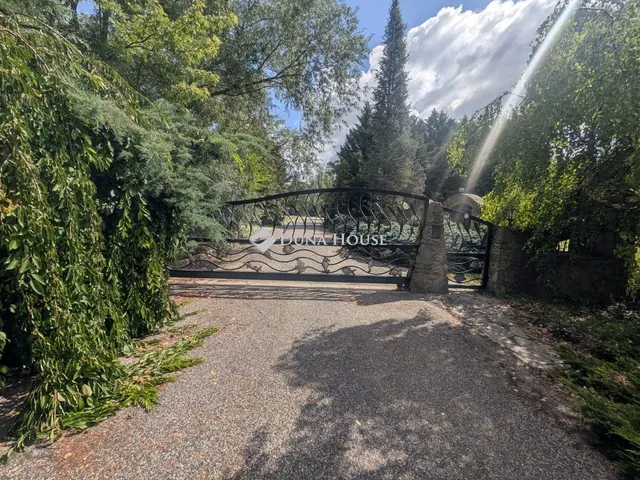 Eladó kereskedelmi és ipari ingatlan Ajka 31090 nm