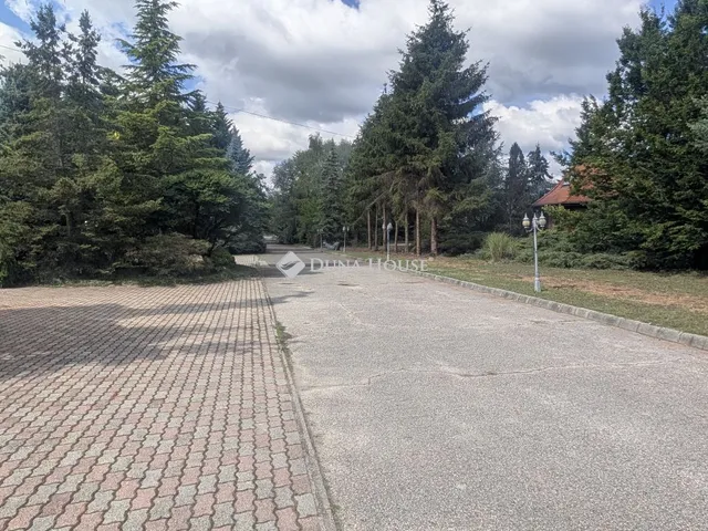 Eladó kereskedelmi és ipari ingatlan Ajka 31090 nm