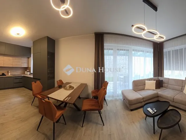 Eladó lakás Veszprém 137 nm