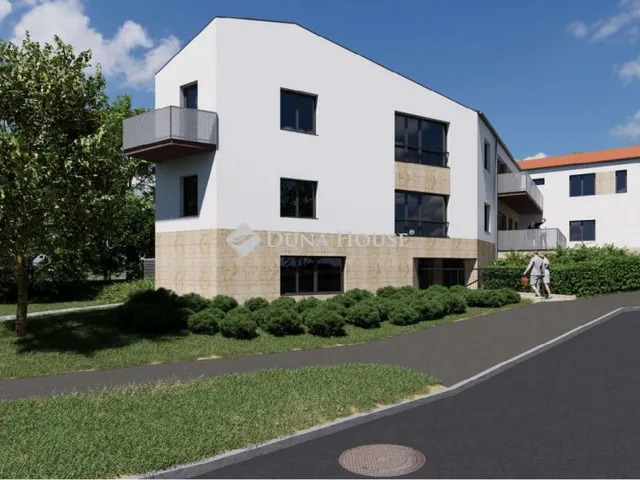 Eladó kereskedelmi és ipari ingatlan Veszprém, Görgey Artúr utca 120 nm