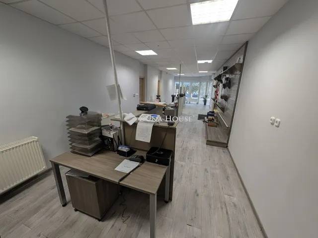 Eladó kereskedelmi és ipari ingatlan Veszprém 120 nm