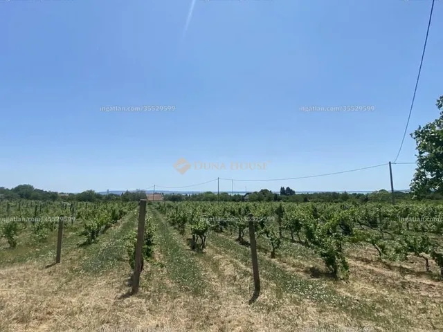 Eladó telek Kővágóörs 3041 nm