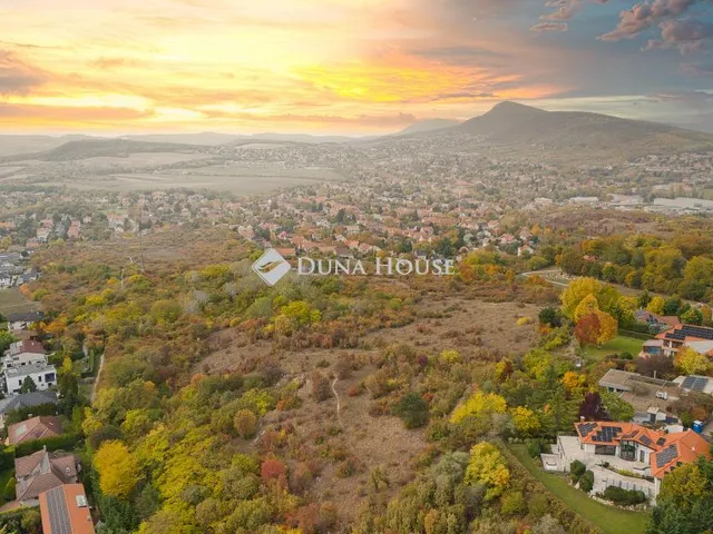 Eladó telek Üröm 17573 nm