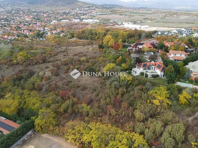 Eladó telek Üröm 17573 nm