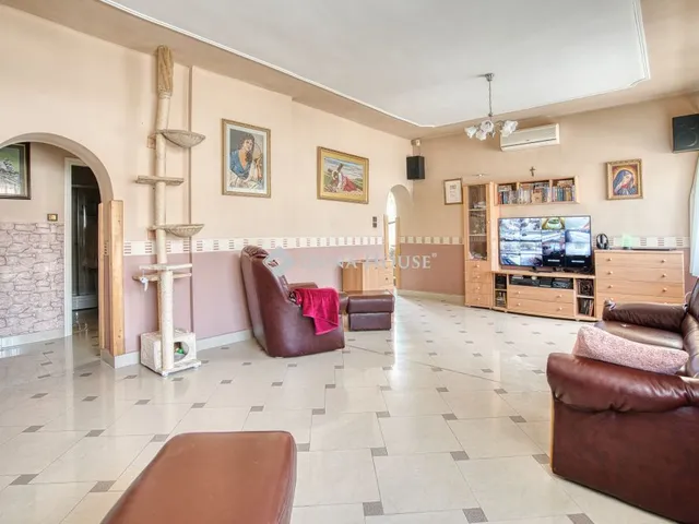 Eladó ház Érd, Bajcsy-Zsilinszky út 273 nm