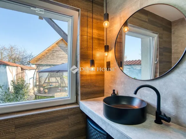 Eladó ház Szigetcsép 176 nm