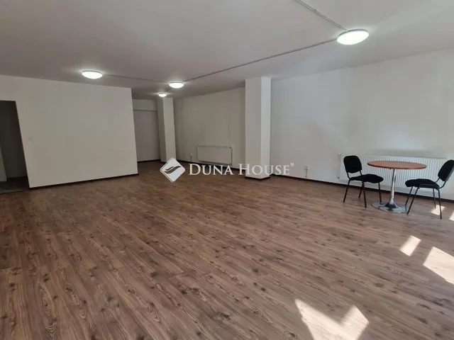 Eladó kereskedelmi és ipari ingatlan Budapest XI. kerület 64 nm